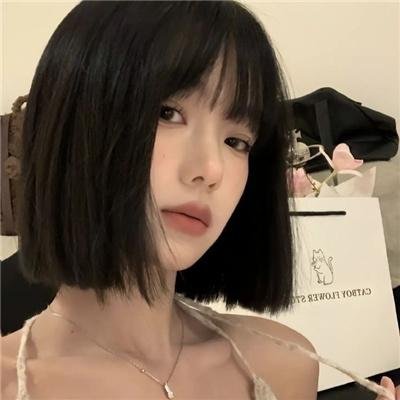 愤怒的黑人女孩与她的怪物